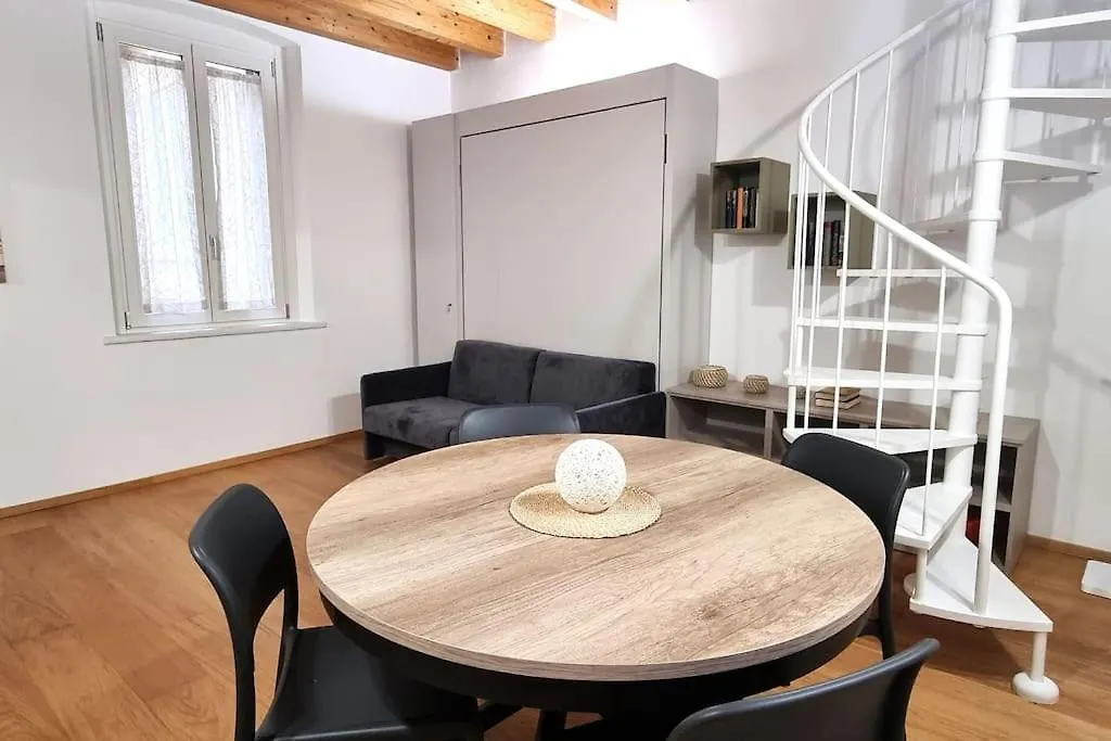 City Center Self Check-In Apartment Bergamo Italien