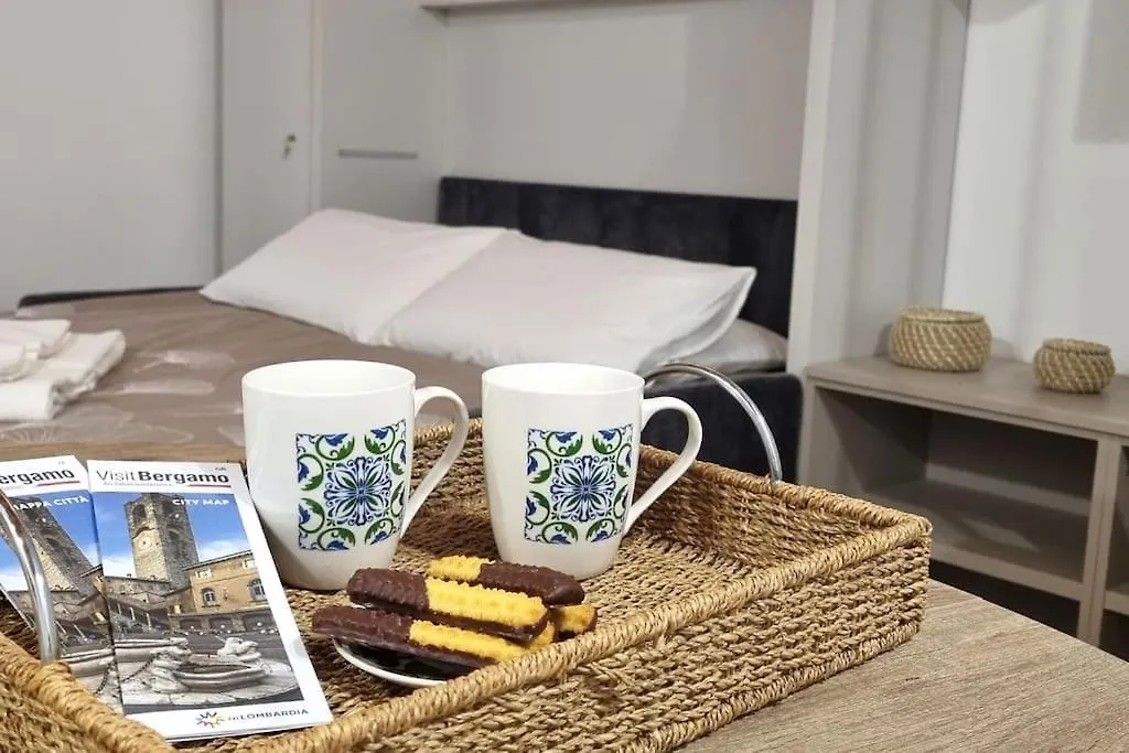 City Center Self Check-In Apartment Bergamo 0*,  Italien